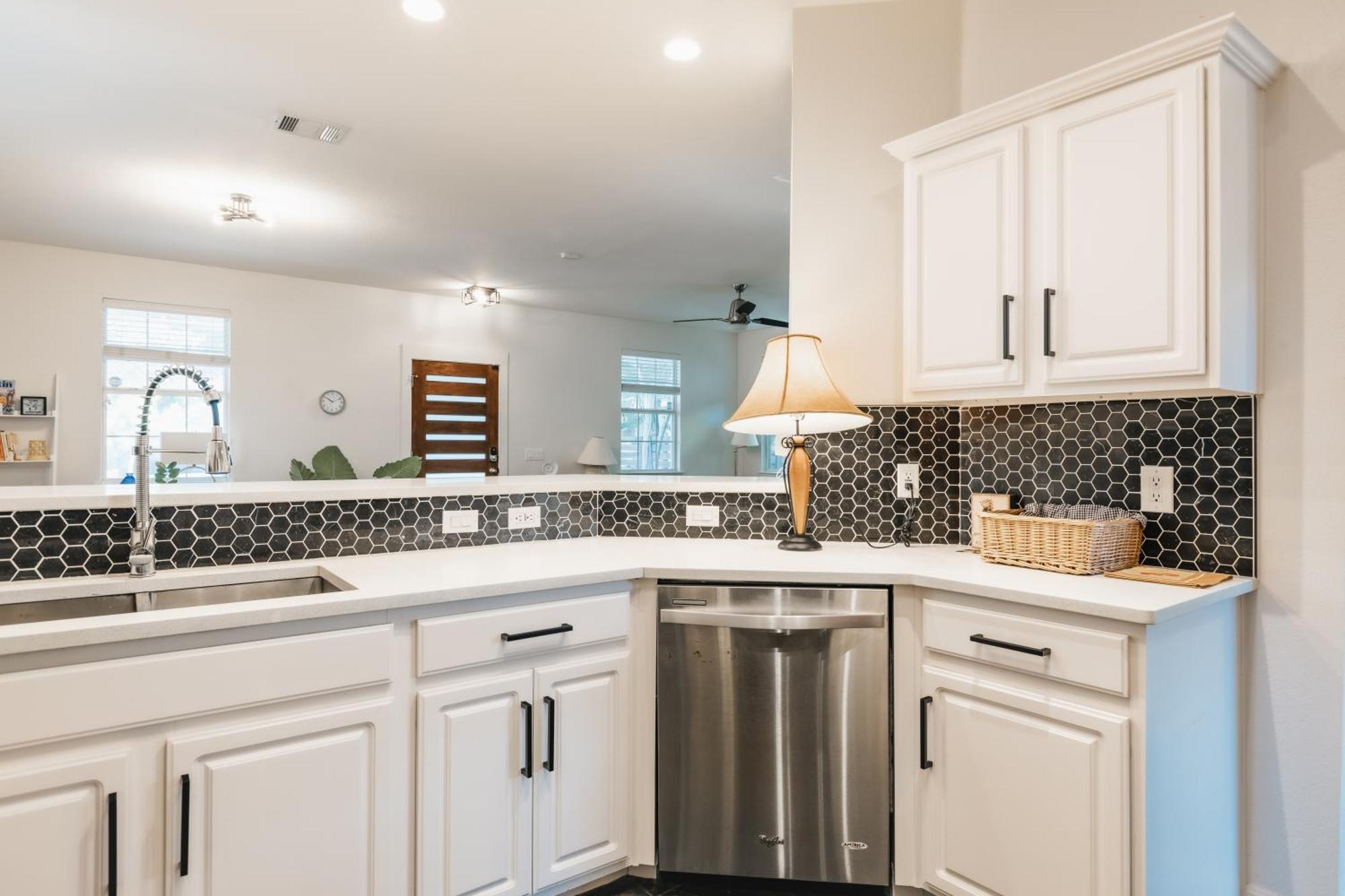 Stylish Downtown Escape, Walk To Brewery -Pool & Relaxation Villa Austin Exteriör bild